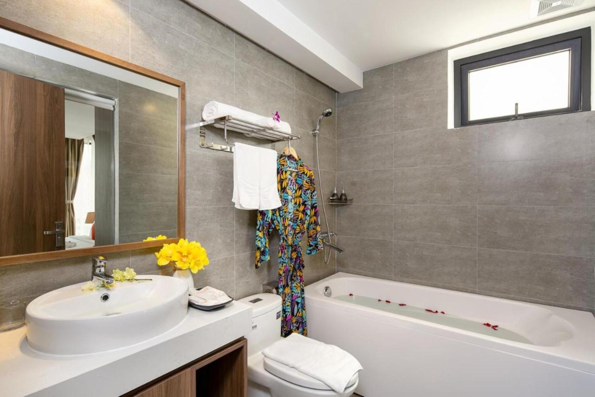 Amunra Ocean Hotel Da Nang Exterior photo